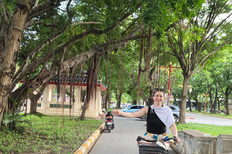Bangkok: Hidden Gems Bike Tour to Street Food