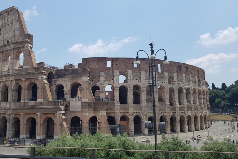 Roma: Coliseo +Ciudad Antigua con Guía - GRUPO PEQUEÑO 7 PAX