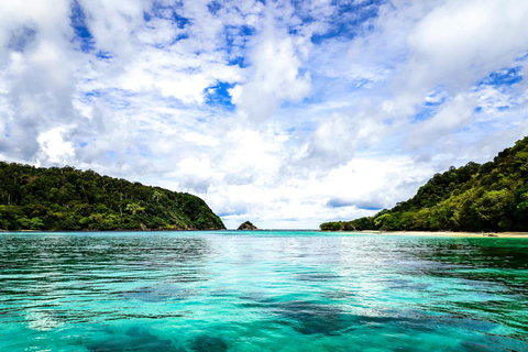 Krabi : Aventure privée ultime en bateau à longue queue sur 7 îlesConducteur de bateau