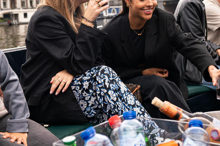 Amsterdam: Rejs łodzią z przewodnikiem i opcją nieograniczonych napojówBilet rodzinny