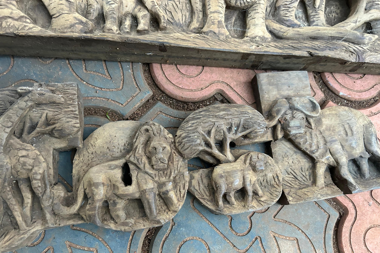 Entebbe/Kampala: Woodcraft Workshop with Expert Artisans