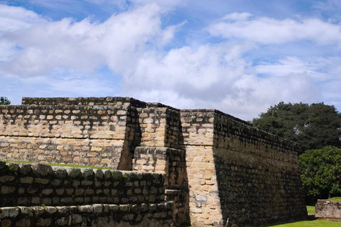 Desde Ciudad de Guatemala: Navegacion en Lago Atitlán y Visita a Iximché