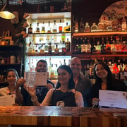 Melbourne: Mixology Class with Cocktails and Snacks