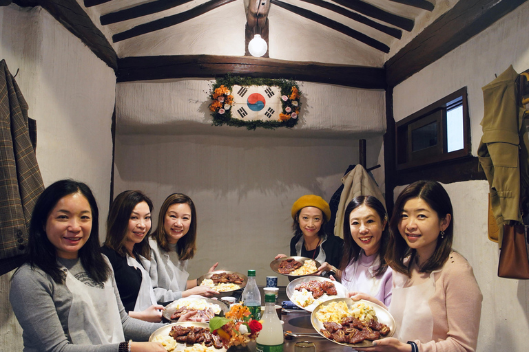 Clase de cocina Royal Seoul en un hanok centenarioClase de cocina real de Seúl en una casa tradicional hanok de 100 años de antigüedad