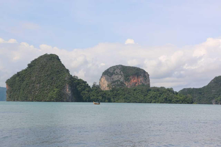Khao Lak : baie de Phang Nga et île James Bond en bateau à longue queueVisite partagée
