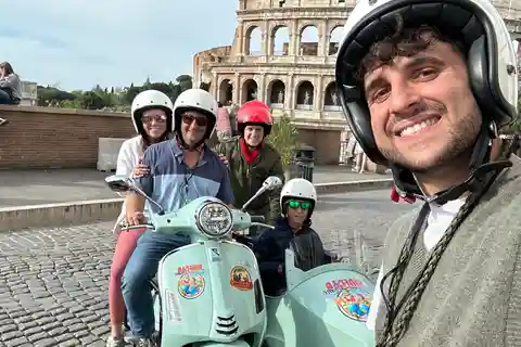 Rome in Vespa: Private Sidecar Sightseeing Tour with Gelato