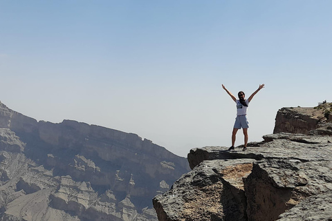 Nizwa Fort - Nizwa Souk - Al Hamra - Misfah - Jebel Shams