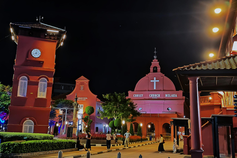 Da Kuala Lumpur: tour serale di Malacca con crociera sul fiumeTour condiviso con servizio di prelievo in hotel