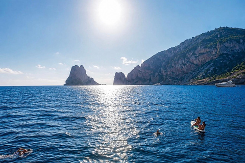 Ibiza: Solar Eclipse Cruise with Lunch, Drinks, and DJ
