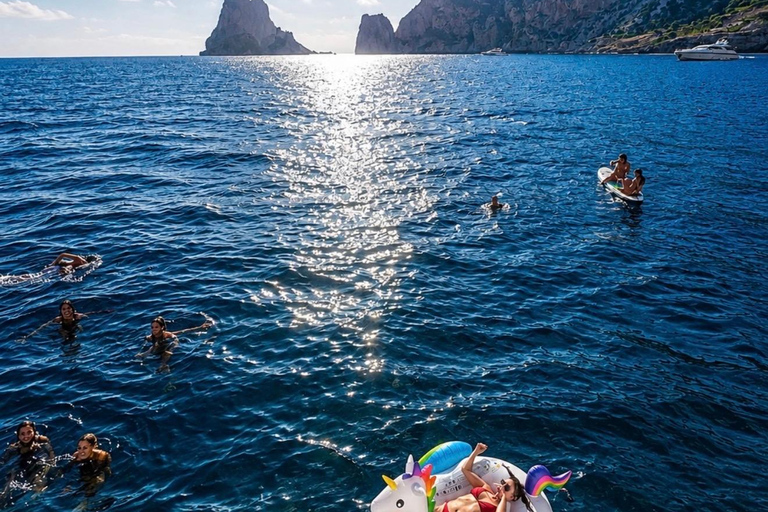 Ibiza: Solar Eclipse Cruise with Lunch, Drinks, and DJ