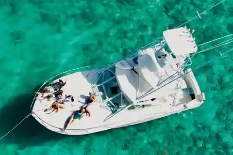 Icacos or Palomino: Luxury Yacht Tour. Snorkeling and Lunch