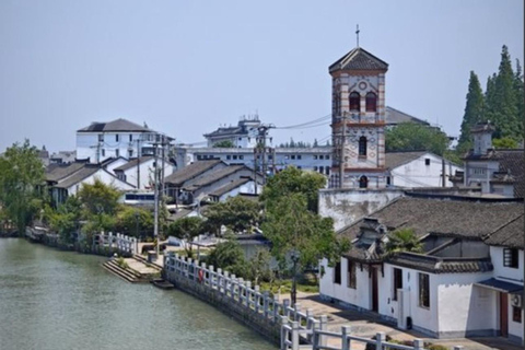 Shanghai: Zhujiajiao Water Town & Yuandang Lake Cycling Trip