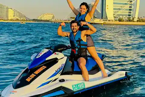 Dubai: prova la moto d'acqua tra i monumenti iconici di Dubai
