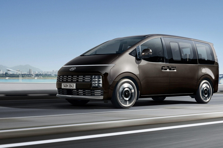 Kuala Lumpur: Private Airport Welcome Transfer & City Intro
