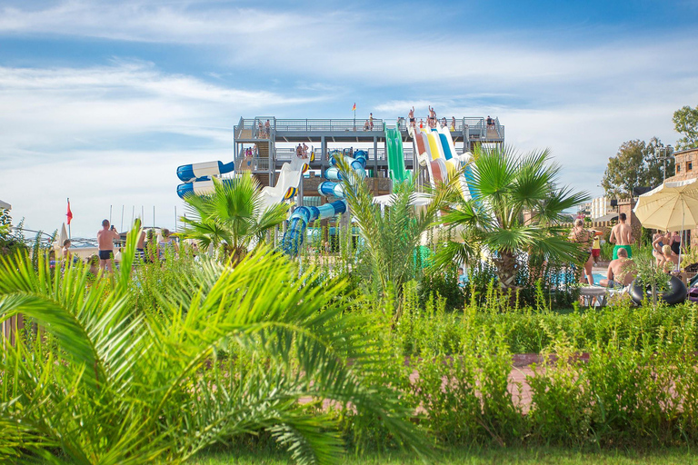 Usługa transferu do parku wodnego Eftalia z dowolnej lokalizacji w AlanyiTransfer ze wszystkich hoteli w Alanyi (opłaty za wstęp nie są wliczone)