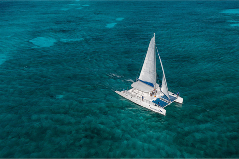 Van Riviera maya; catamaran alleen voor volwassenen naar isla mujeres