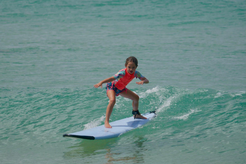 Stranden i Jaco Surfing i Costa Rica - Alla nivåer och åldrar