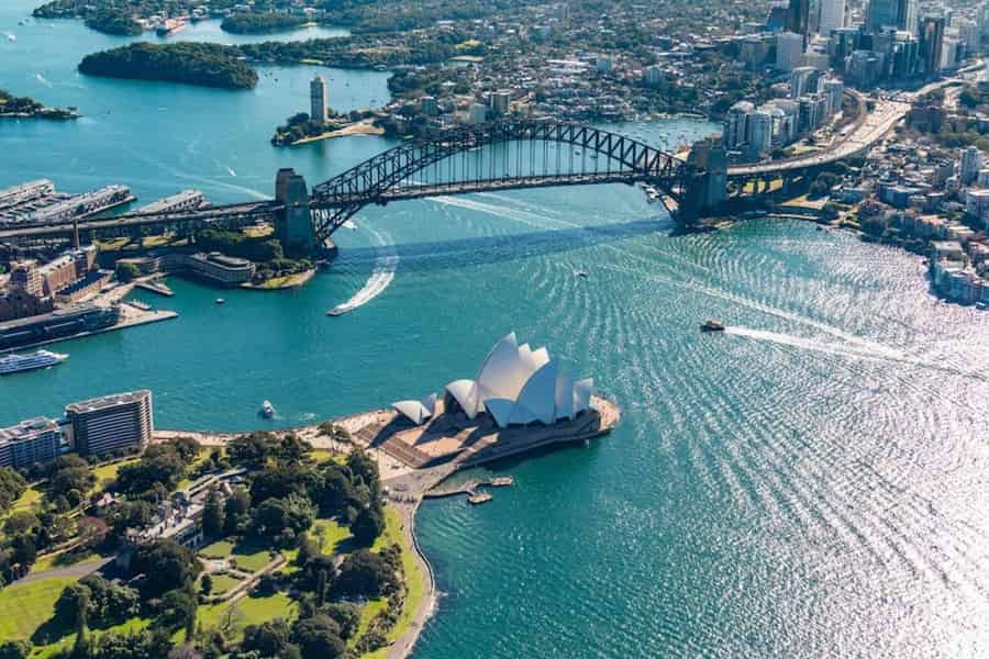 30-minütiger privater Hubschrauberrundflug über den Hafen von Sydney für 2 Personen. Foto: GetYourGuide