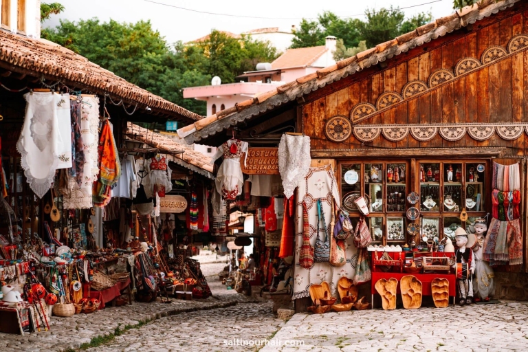 "Zamek Kruja i Stary Bazar - jednodniowa wycieczka z Tirany i Durres""Kruja Castle & Old Bazaar Tour z Tirany, Durres i Golem"