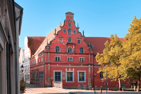 Wismar: Express Walk with a Local in 60 minutes 60-minute tour
