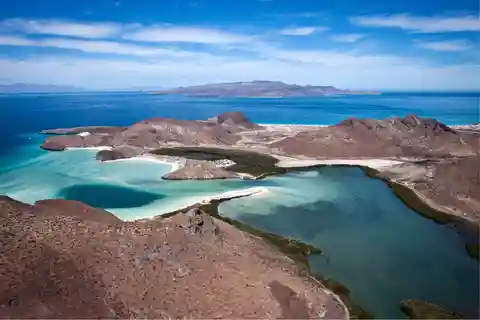 La Paz: Sea Lions & Mega-Paddleboard Tour in Balandra