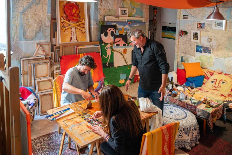 Large-scale painting and art workshop with wine in central Madrid Large-scale painting and wine art workshop in central Madrid
