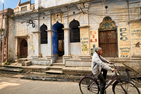 Varanasi: Personalized Walking Tour with Local Guide