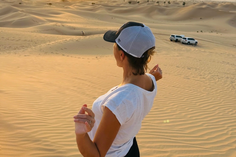 Abu Dhabi: Excursión por el desierto para escapar de la ciudad con paseo en camello y barbacoaPaquete de Vehículo Compartido con Barbacoa, Paseo en Camello y Sandbording