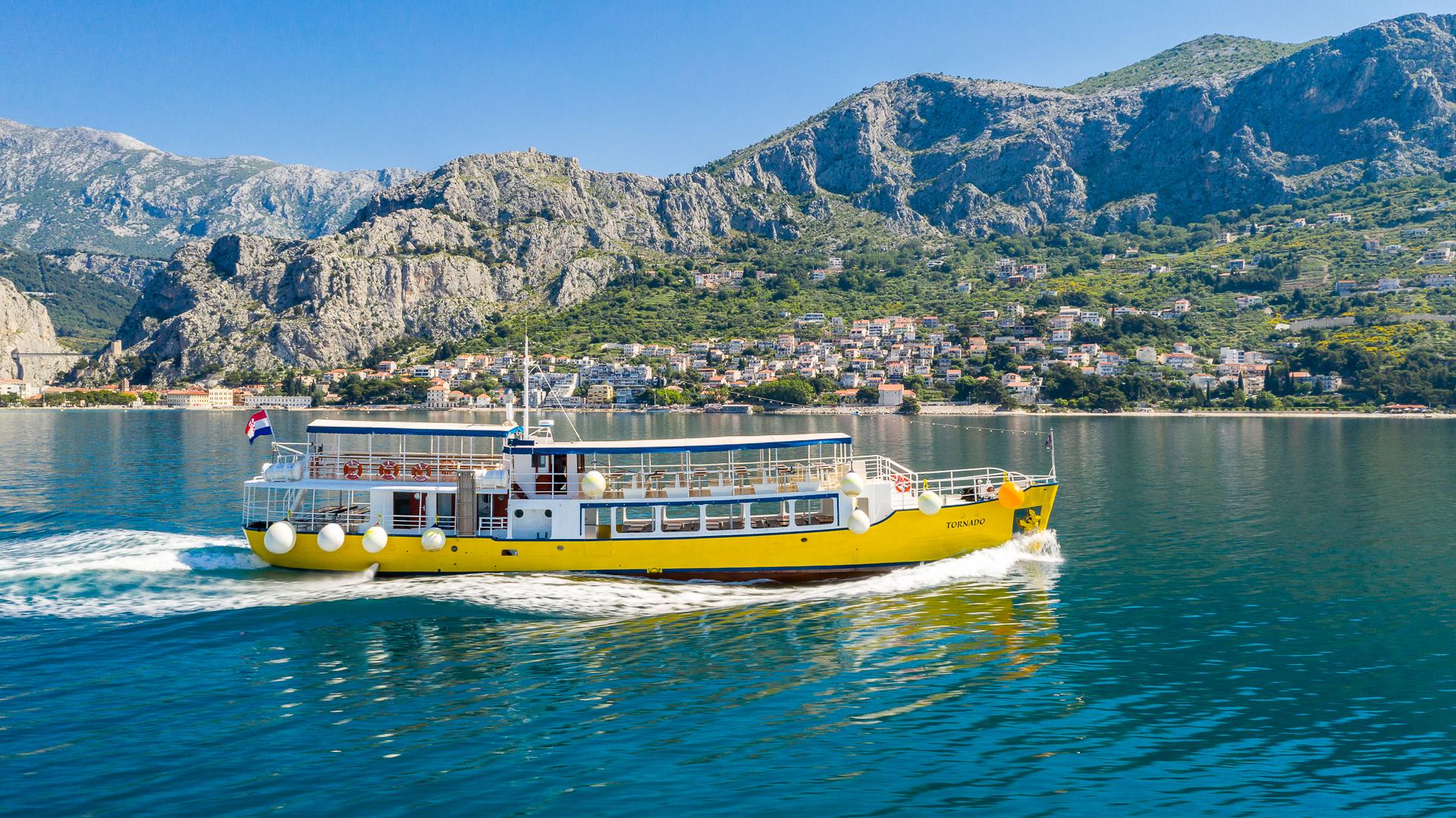 Von Omiš aus: Halbtägige Bootstour zur Insel Brač mit Mittagessen