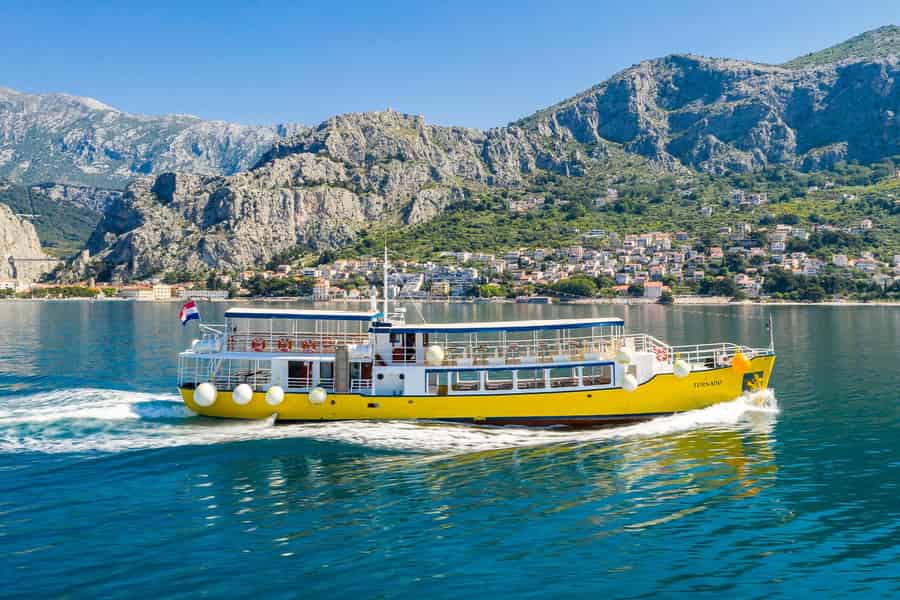 Von Omiš aus: Halbtägige Bootstour zur Insel Brač mit Mittagessen. Foto: GetYourGuide Von Omiš aus: Halbtägige Bootstour zur Insel Brač mit Mittagessen. Foto: GetYourGuide