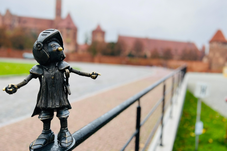 Gdansk: visite du château de Malbork et de la Westerplatte avec déjeuner localChâteau de Malbork: visite avec déjeuner traditionnel