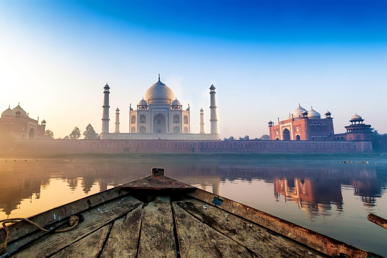 Overnight Taj Mahal Tour from Mumbai with Delhi Sightseeing