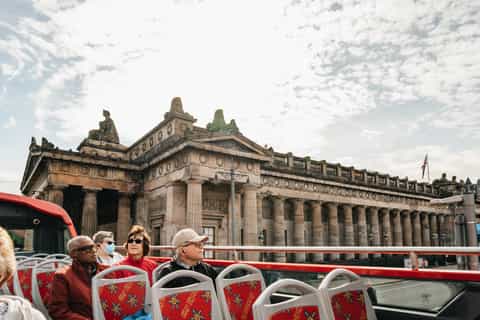 Edinburgh: 24-Hour Family-Friendly Hop-On Hop-Off Bus Tour