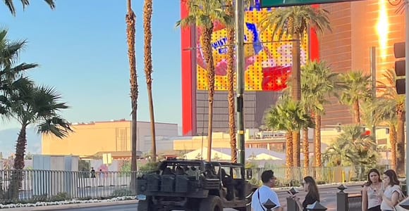 Combo: Las Vegas Strip, Wüste & Geschichte mit dem Hummer