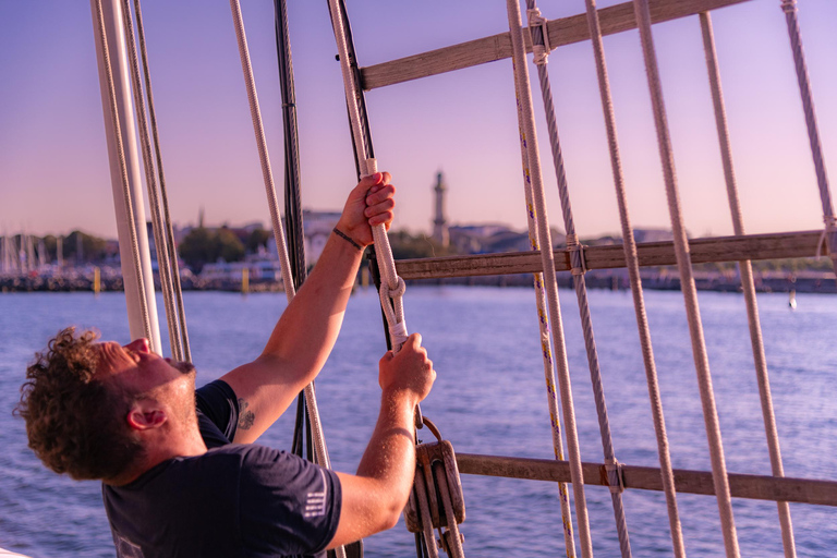 Scharbeut/Grömitz: Sailing Trip on a Historic Tall Ship Scharbeutz Pier - 2 hour Sailing Trip