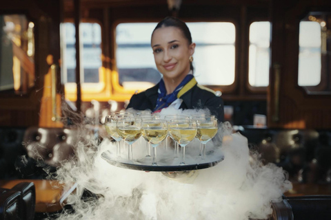 Gdańsk: River Cruise on Motlawa with Meal and Drink Romantic Cruise