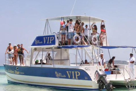 Private: Catamaran Journey to Cayo Arena with Gourmet Lunch