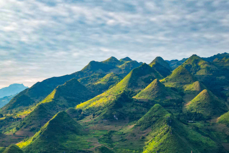 Giro di Ha Giang: Tour di 4 giorni in moto a guida autonoma - SENZA BUS