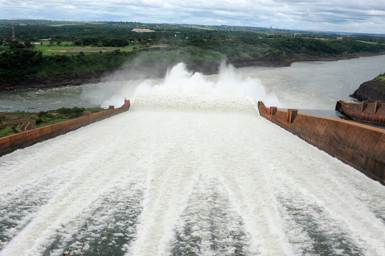 Depuis l'Argentine : Chutes d'Iguazu côté brésilien et barrage d'Itaipu