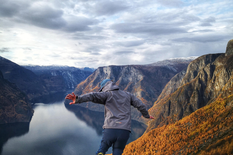Bergen: Private Guided Fjord Hike