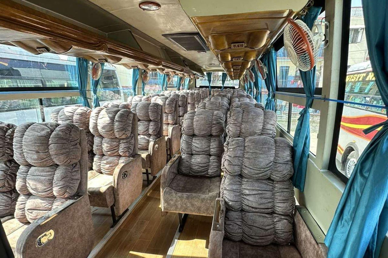 Pokhara - Katmandu - nocny autobus rozkładany