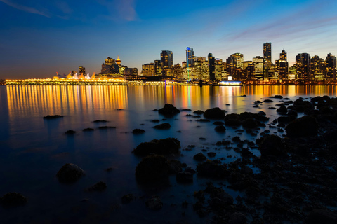 Vancouver: Private Limousine City Tour
