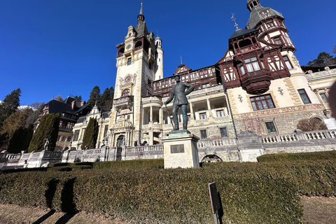 BUCHAREST, LE CHÂTEAU DE DRACULA, PELES ET LA VIEILLE VILLE DE BRASOV