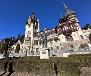 VISITA VIP AOS CASTELOS DE BUCARESTE PARA A CIDADE VELHA DE BRASOV