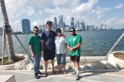 Miami: Mini Hop-On Hop-Off City Tour from Bayside, 3.5 Hours