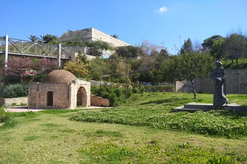 Heraklion: Sightseeing Tour with Greek Meze