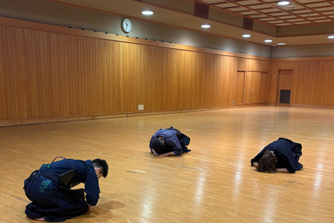 Tokio: Doświadczenie samuraja | Lekcja kendo i darmowe zdjęciaTokio: Naucz się Kendo i zostań samurajem! + Darmowe zdjęcia