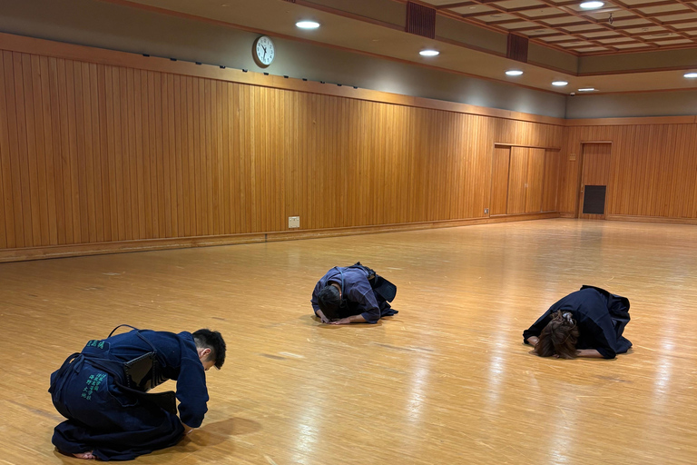 Tokio: Doświadczenie samuraja | Lekcja kendo i darmowe zdjęciaTokio: Naucz się Kendo i zostań samurajem! + Darmowe zdjęcia