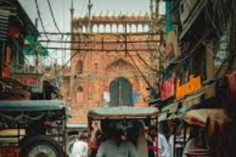 Delhi: Old Delhi Tuk-Tuk-Tour mit Snacks und GetränkenDelhi: Tour durch Alt-Delhi mit Tuk-Tuk, Snacks und Getränken