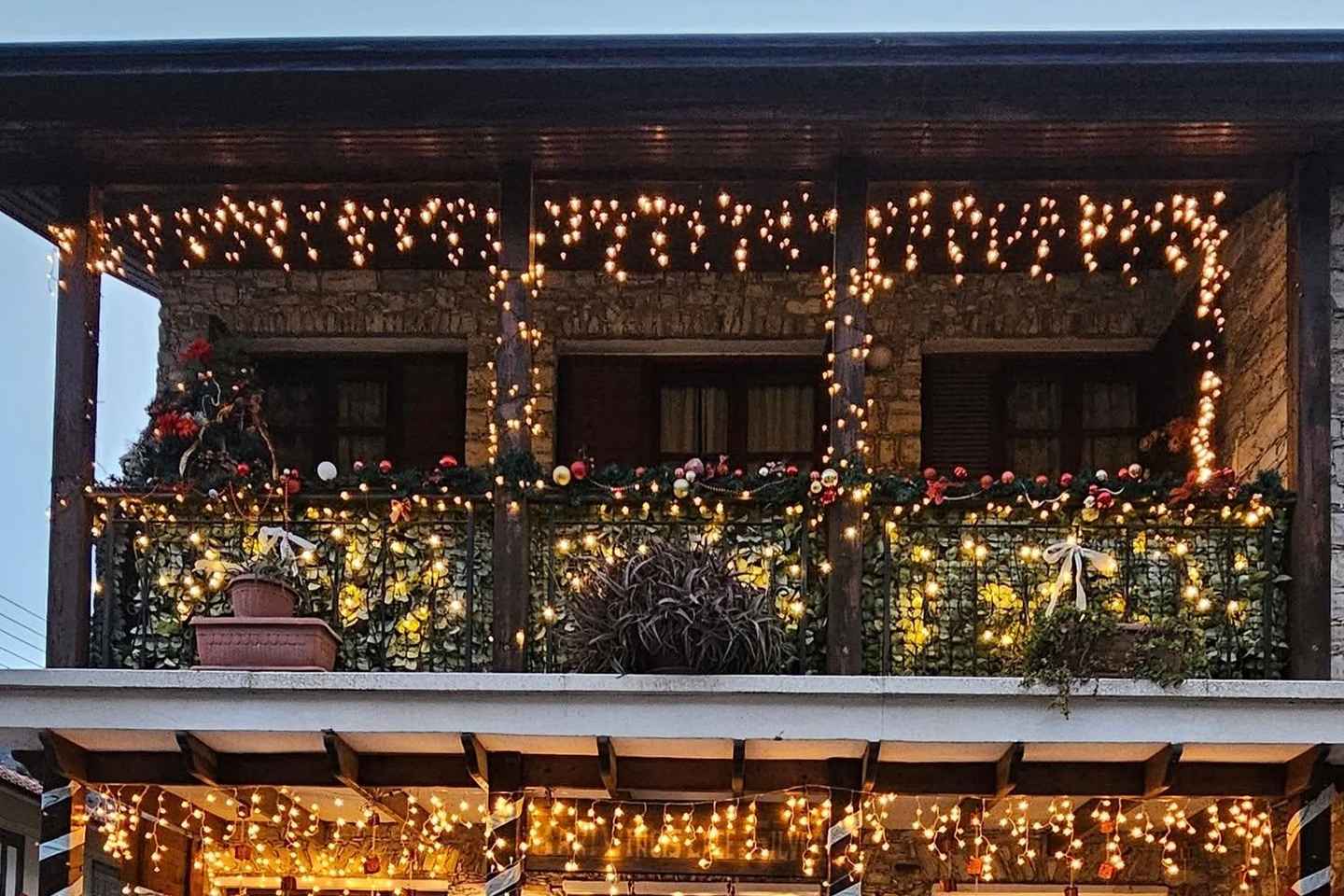 From Paphos: Transfer to SanTa Lefkara Christmas Market